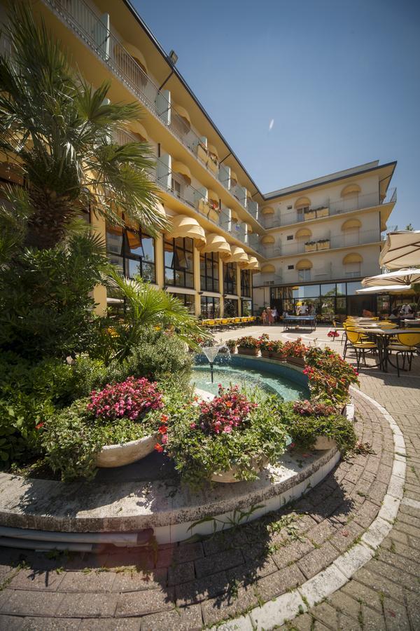 Savoia Hotel Мизано-Адриатико Экстерьер фото